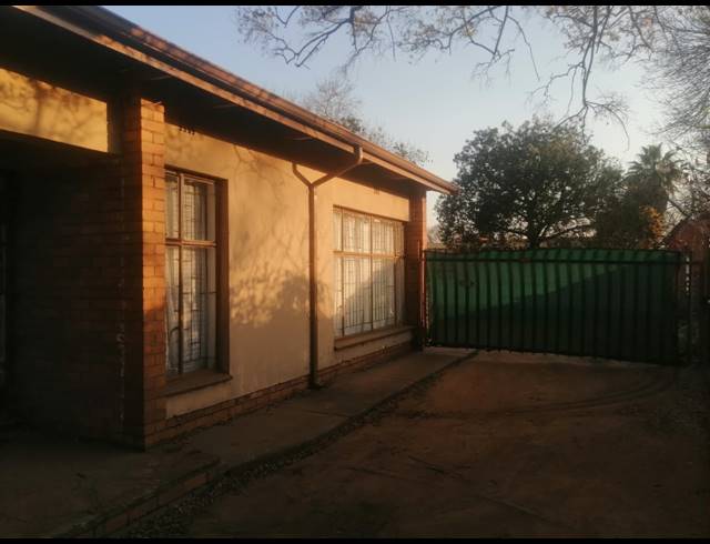 7 BEDROOM HOUSE FOR SALE IN VANDERBIJLPARK CE 5